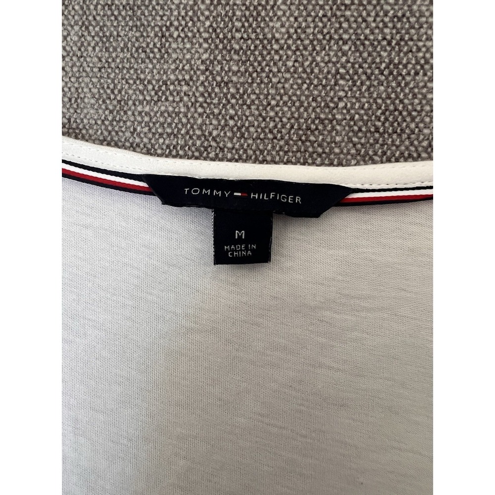 Tommy Hilfiger Women's White Sleeveless V-Neck Chiffon Hem Top M - Picture 3 of 9